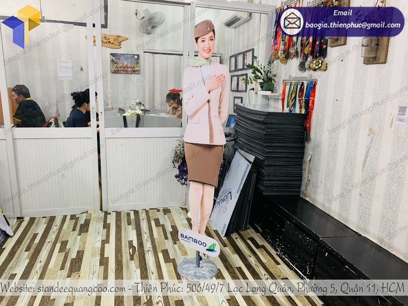 Standee mô hình tiếp viên hàng không