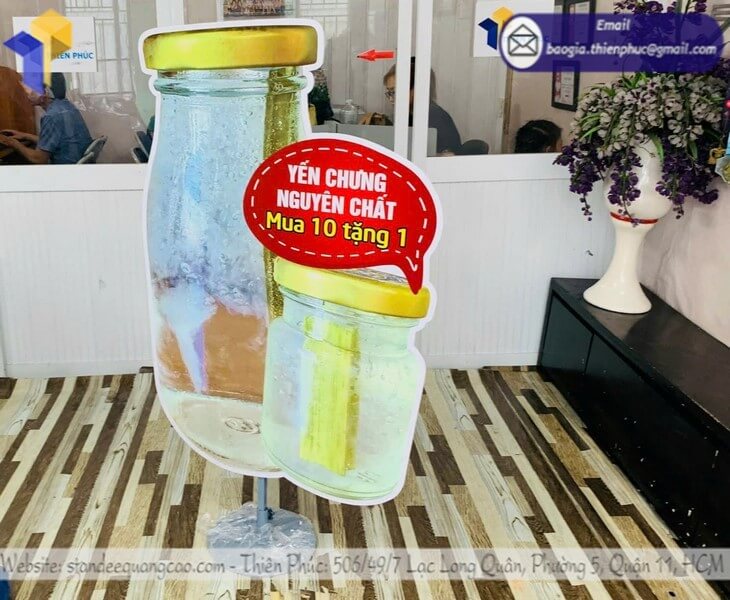Giới thiệu yến chưng với standee mô hình 3D