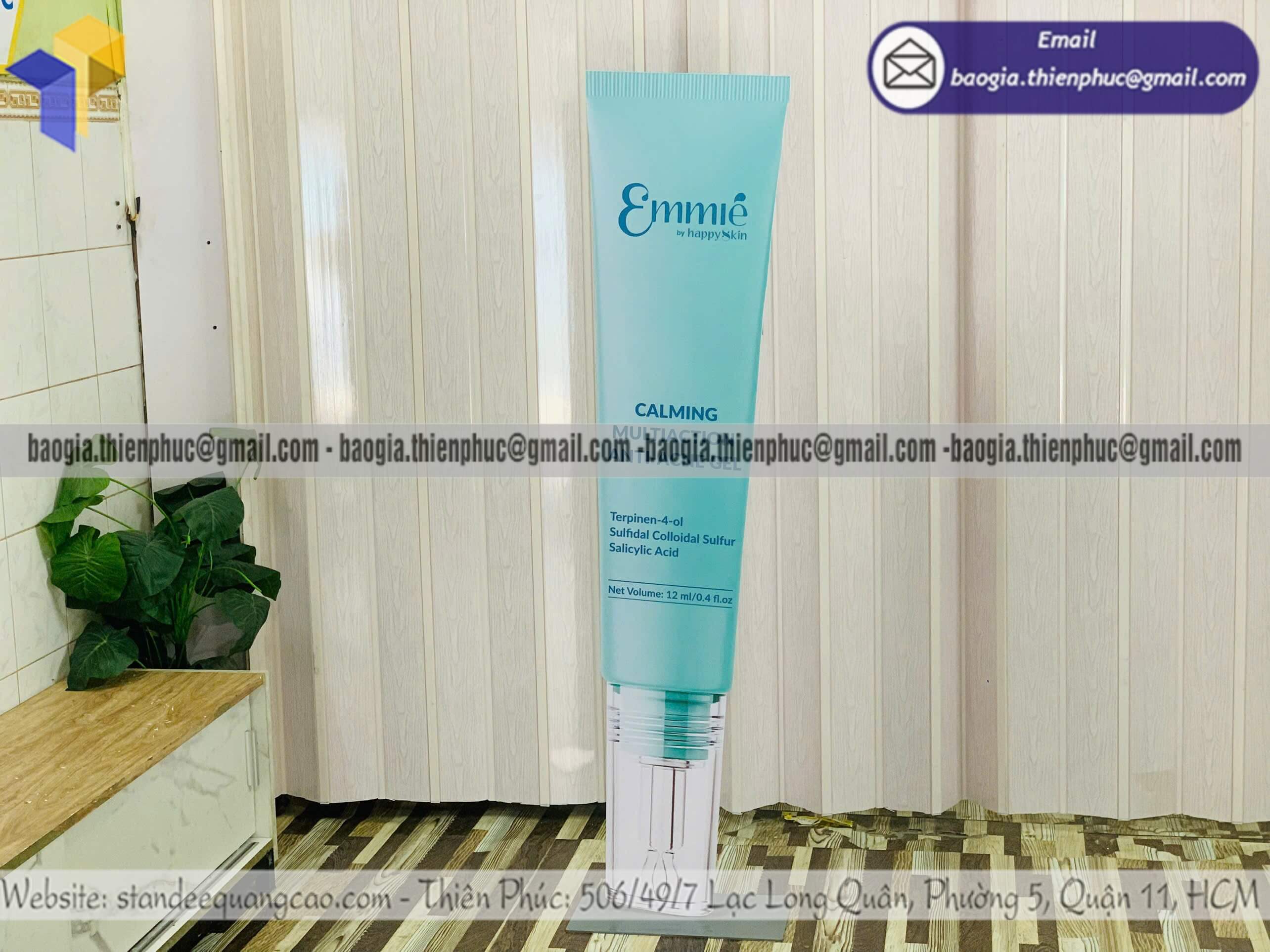 Standee mockup sản phẩm 1 mặt quảng cáo ngoài trời thương hiệu riêng cho cửa hàng hệ thống