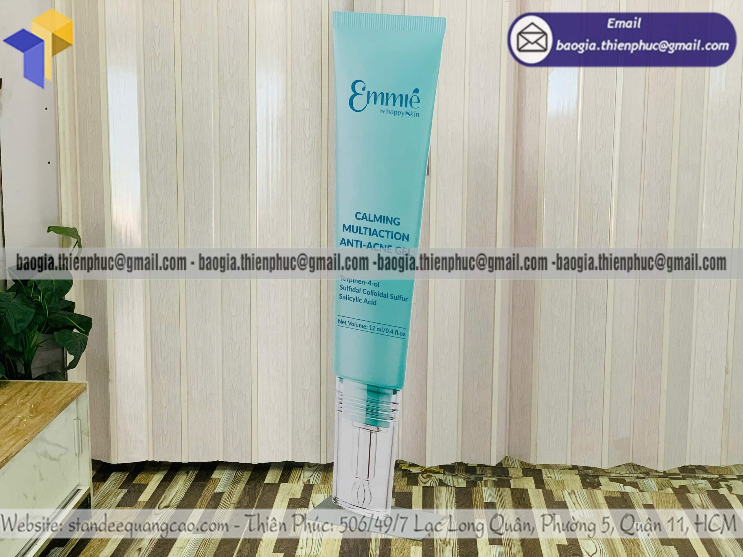 Standee mockup sản phẩm 1 mặt quảng cáo ngoài trời khai trương luôn nổi