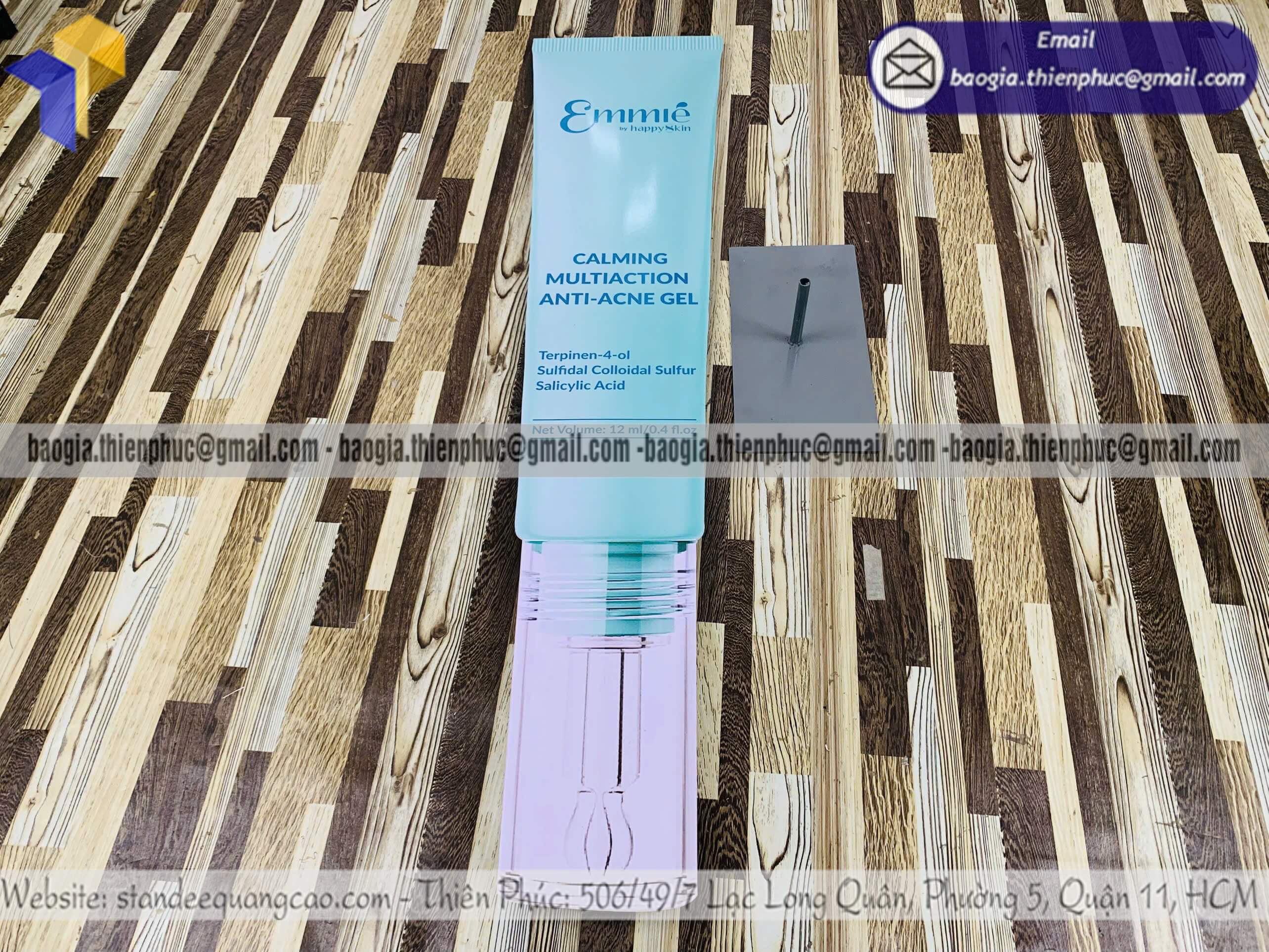 Standee mockup sản phẩm 1 mặt quảng cáo ngoài trời tổ chức sự kiện marketing không lối thoát