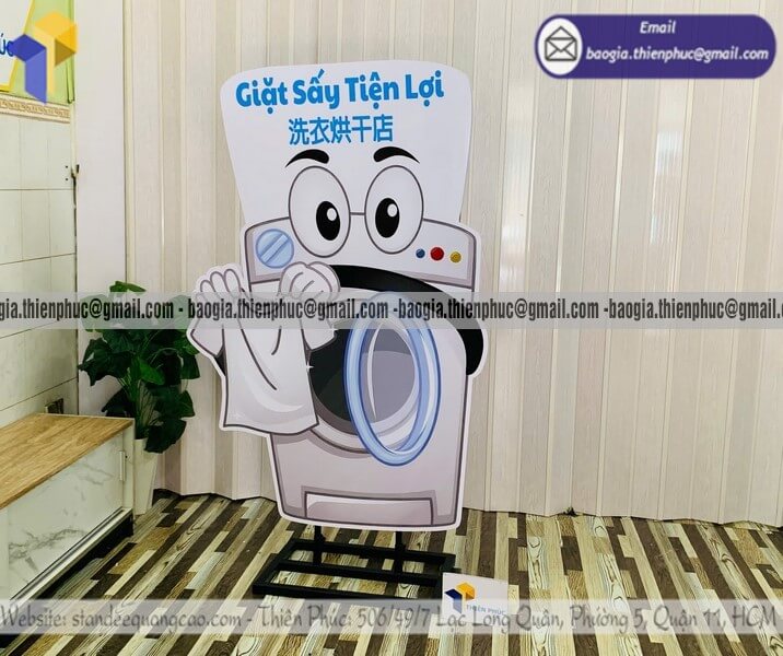 Standee mockup sản phẩm hai mặt cho cửa hàng in 3D giá sỉ ưu đãi cho shop