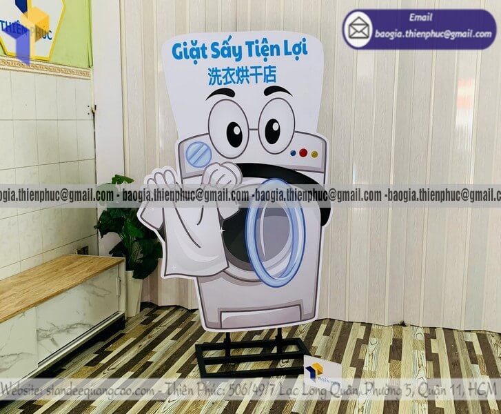 Standee mockup sản phẩm hai mặt cho cửa hàng in 3D