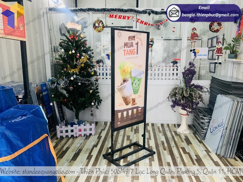 Standee ngoài trời khai trương tphcm