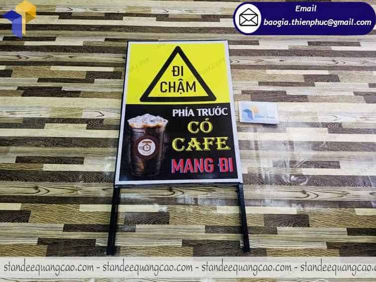 standee quảng cáo chữ a