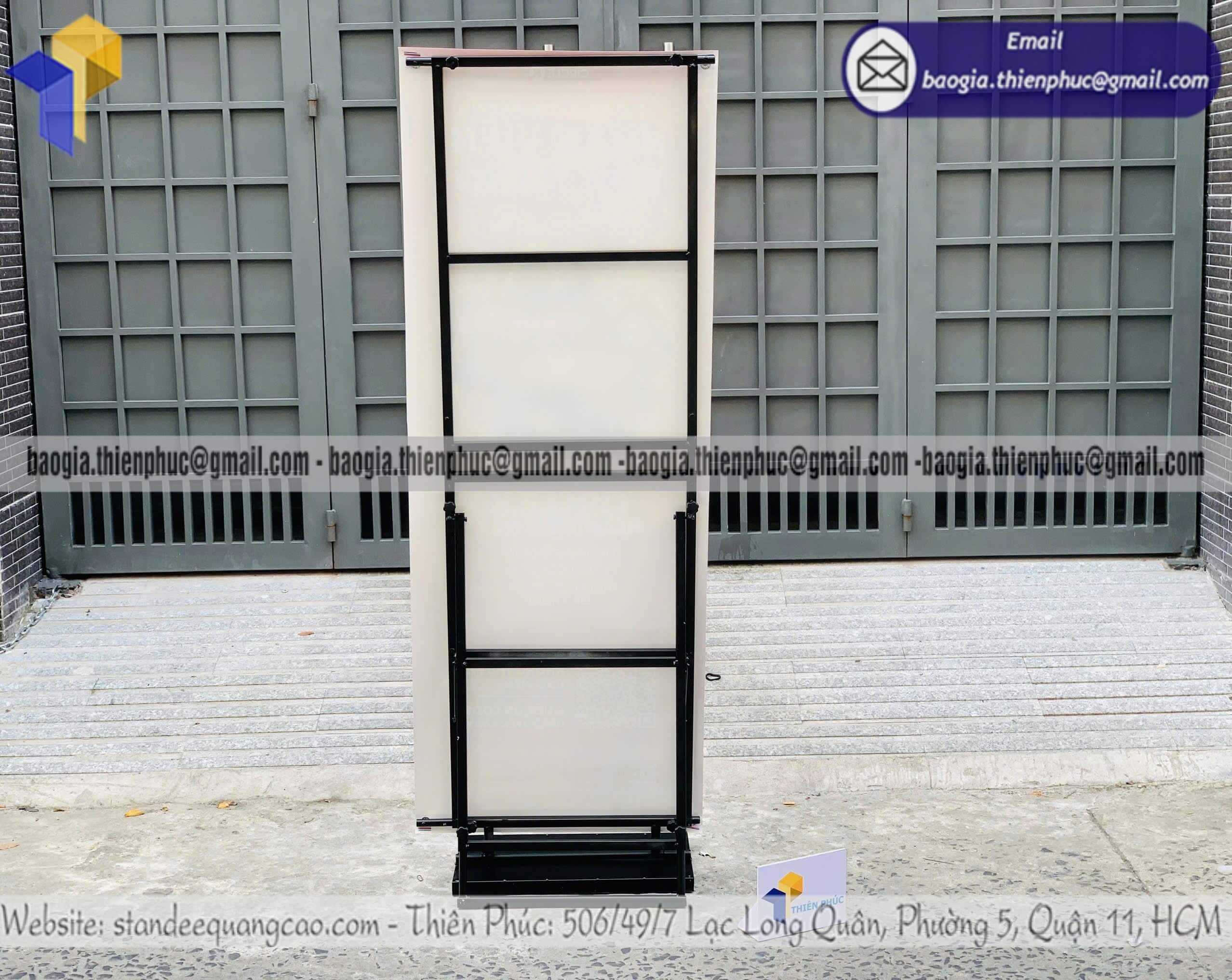 Standee quảng cáo đế sắt poster treo cản gió số lượng lớn cho chương trình sự kiện
