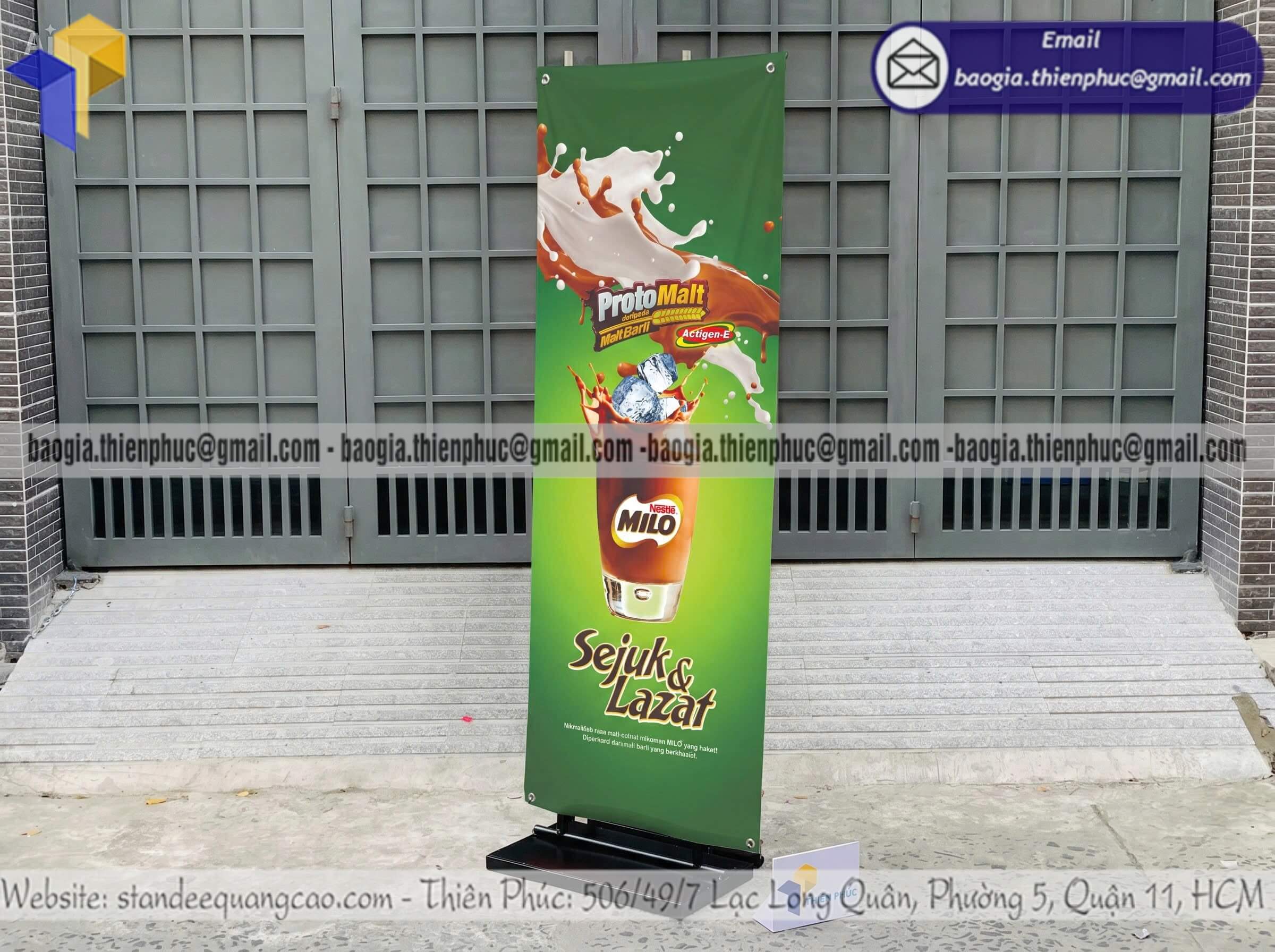 Standee quảng cáo đế sắt poster treo cản gió bán lẻ khai trương sale off