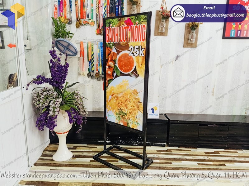 Standee quảng cáo hai mặt lắp ráp tphcm