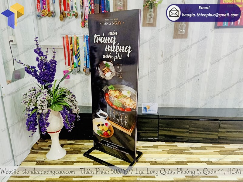 standee quảng cáo khung sắt đẹp