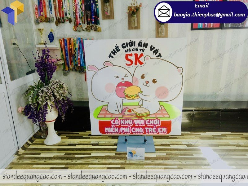 standee quảng cáo quán ăn vặt