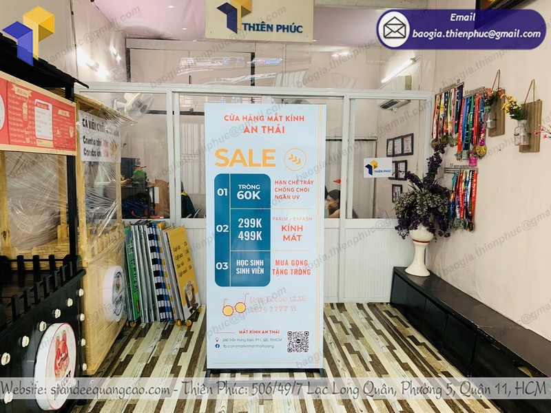 standee quảng cáo sale tphcm