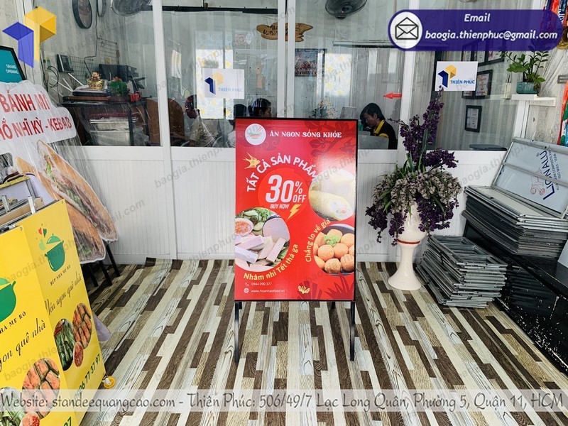 Standee quảng cáo thiết kế