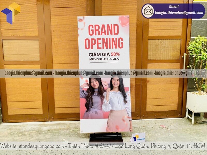 Standee quảng cáo treo banner chịu được gió in 1 mặt