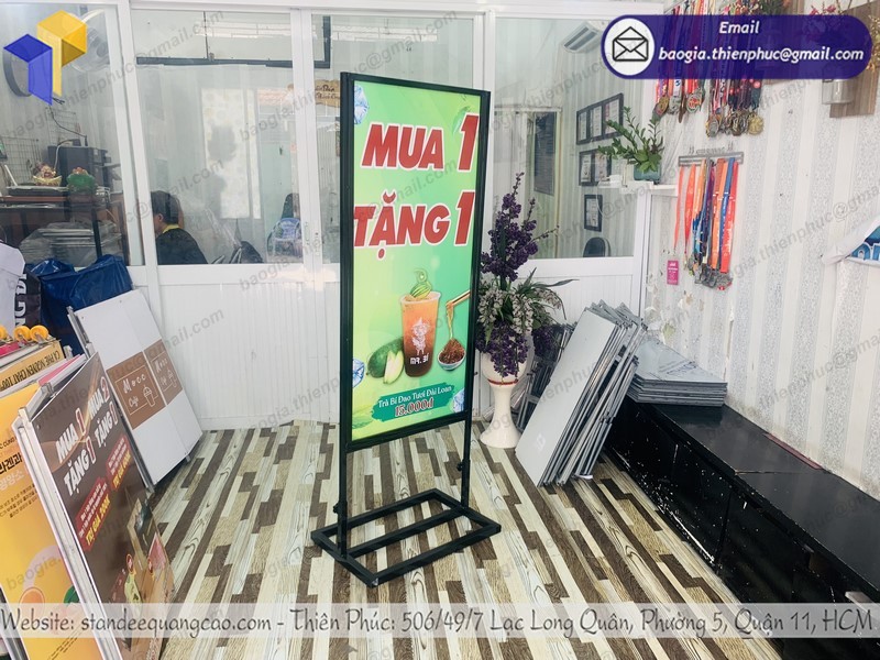 standee sắt hai mặt quảng cáo