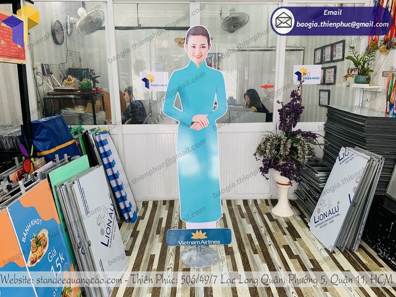 standee tiếp viên hàng không tphcm