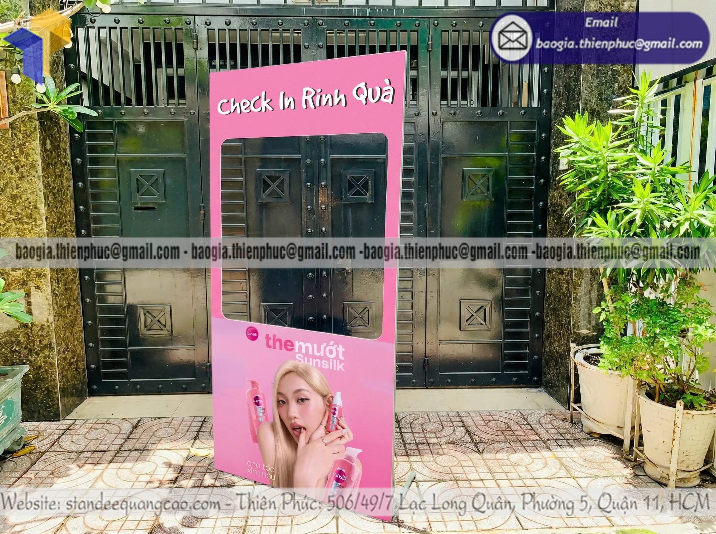 Thiết kế khung check in nhận quà event bằng fomat thương hiệu phục vụ khai trương ra mắt sản phẩm