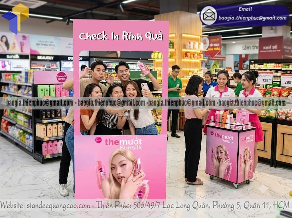 Thiết kế khung check in nhận quà event bằng fomat