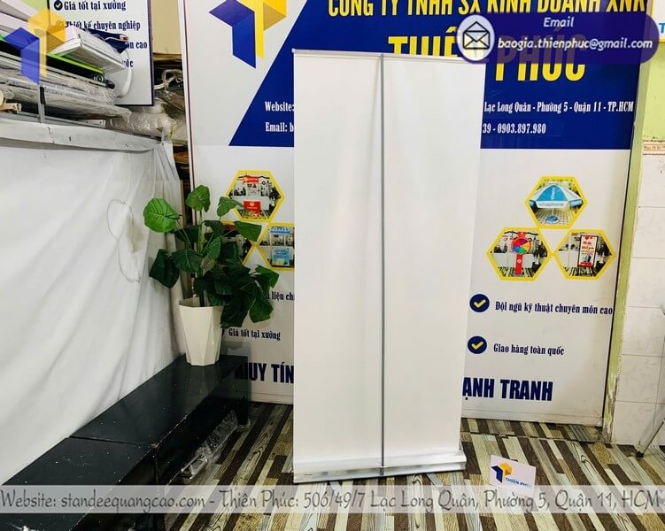 Thiết kế standee banner kéo cuốn nhôm quảng cáo di động thay đổi nhanh