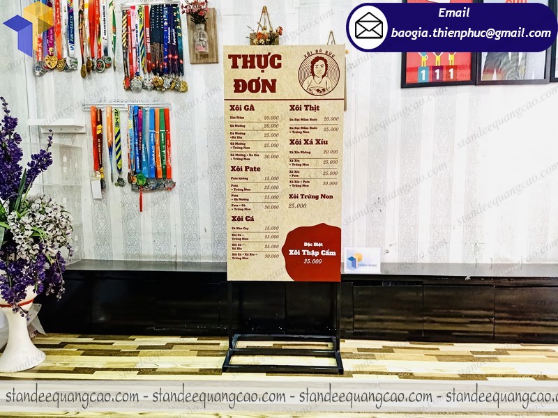 thiết kế standee khai trương quán