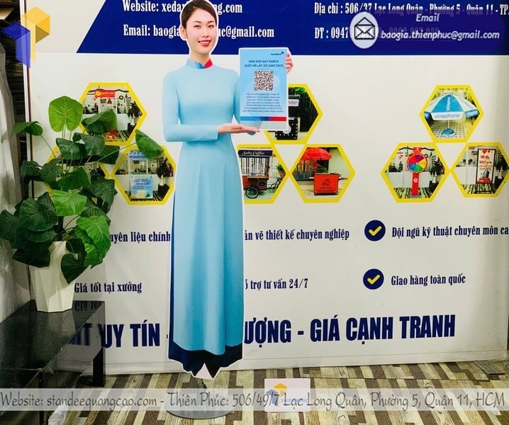 Thiết kế standee mô hình giao dịch đẳng cấp, thương hiệu nổi bật