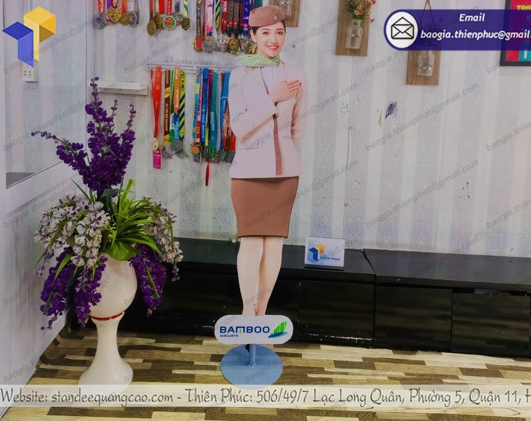 thiết kế standee tiếp viên hàng không