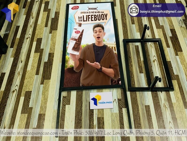 Xưởng in bảng standee khung sắt 2 đứng mặt cho sự kiện giá sỉ