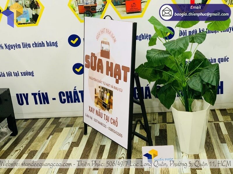 Xưởng in bảng standee quảng cáo 1 mặt nhanh hút khách quảng cáo