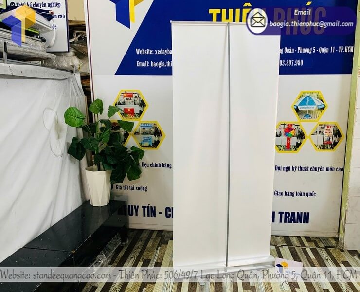 Xưởng in standee banner dựng cuộn nhôm quảng cáo sự kiện ấn tượng khách