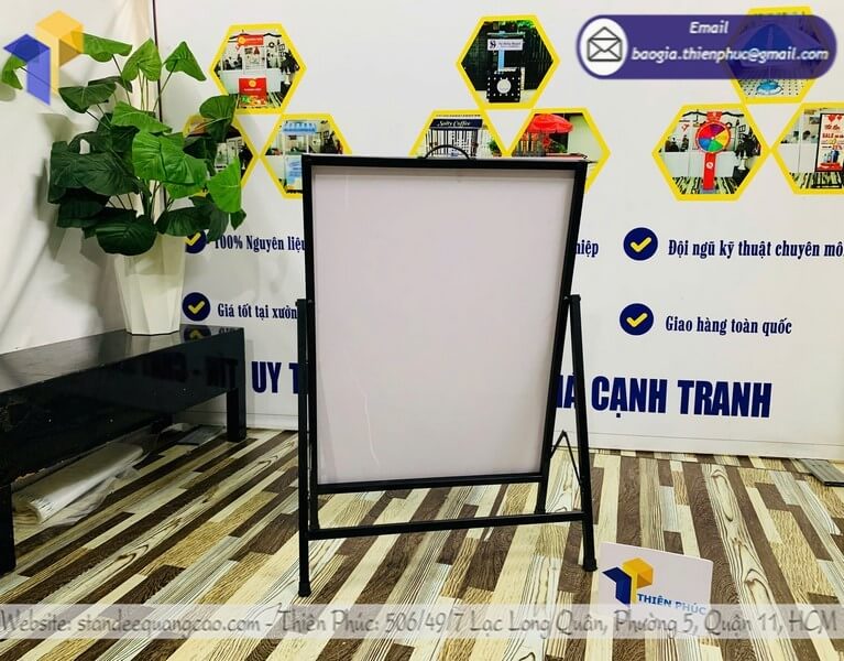 Xưởng in standee khung sắt gấp chuyên nghiệp