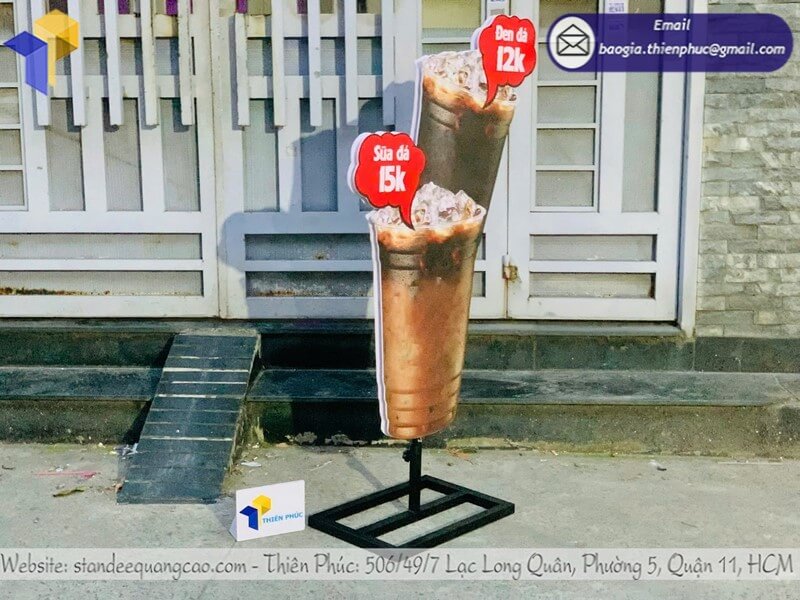 Xưởng in standee mô hình cafe đá in 3D theo yêu cầu sử dụng lưu động check in trước cửa hàng