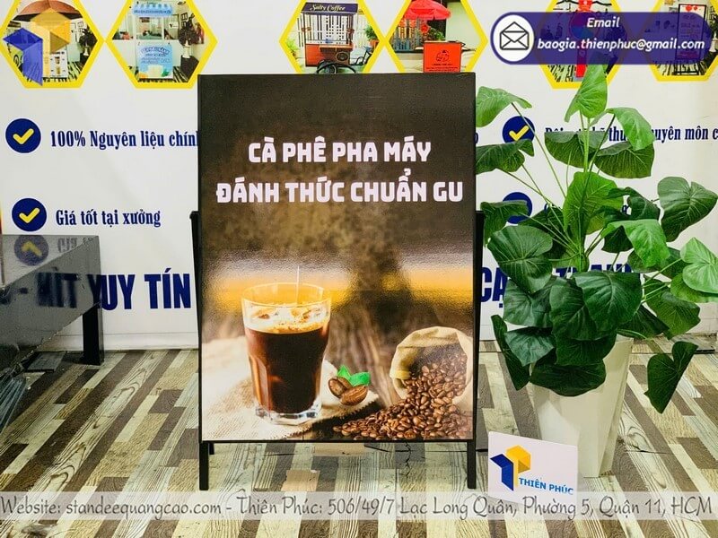 Xưởng làm standee quảng cáo in 1 mặt giá rẻ