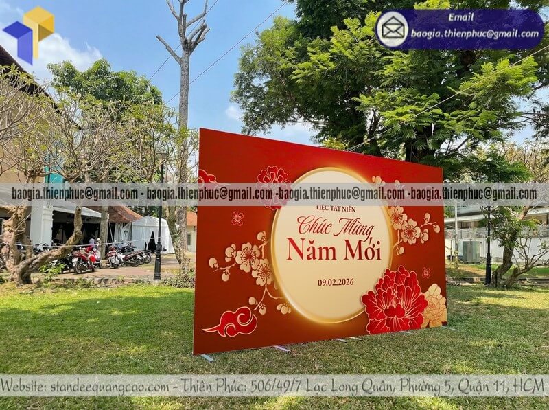Xưởng nhận làm backdrop cỡ lớn ngoài trời theo yêu cầu tiết kiệm cho marketing nhận hàng