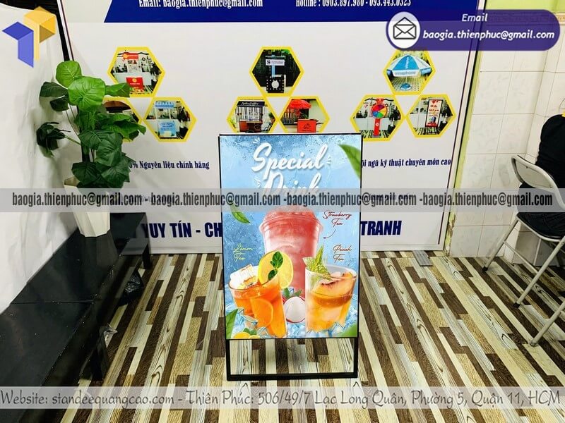 Xưởng sản xuất bảng standee A chân sắt hai mặt để vỉa hè Xưởng sản xuất bảng standee A chân sắt hai mặt để vỉa hè