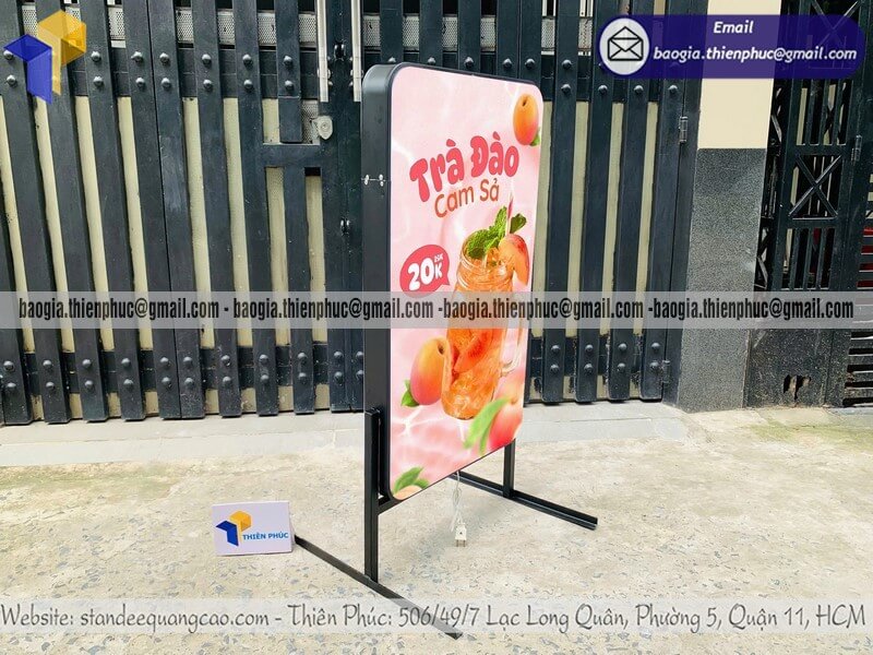 Xưởng sản xuất hộp đèn quảng cáo đứng 2 mặt ngoài trời cho cửa hàng quán ăn quán cafe ban đêm