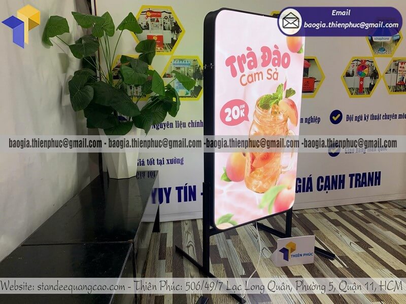 Xưởng sản xuất hộp đèn quảng cáo đứng 2 mặt ngoài trời cho cửa hàng công nghệ điện thoại bán lẻ