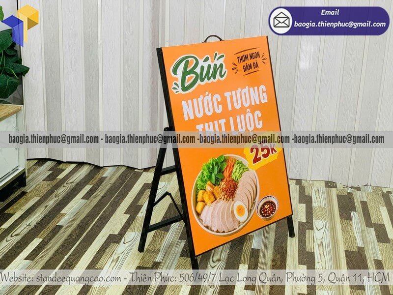 Xưởng sản xuất standee 1 mặt giới thiệu đồ ăn giá rẻ xe bán hàng lưu động và bán mang đi