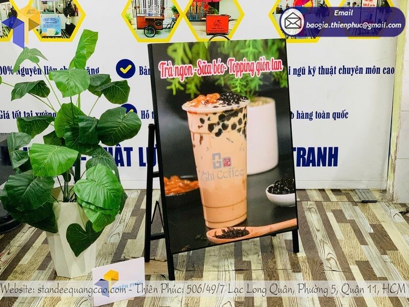 Xưởng sản xuất standee 1 mặt in theo yêu cầu siêu nhanh trong 24h
