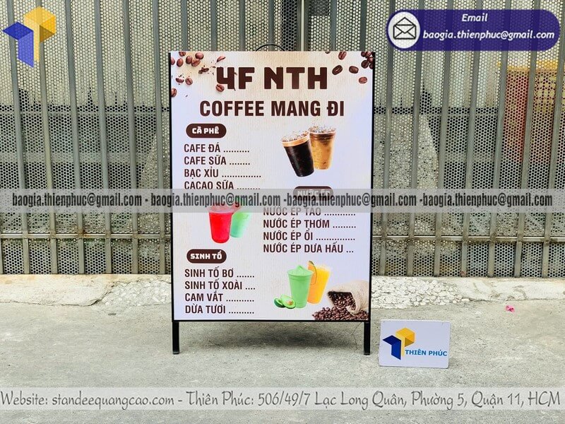 Xưởng sản xuất standee A chân sắt để trước vỉa hè